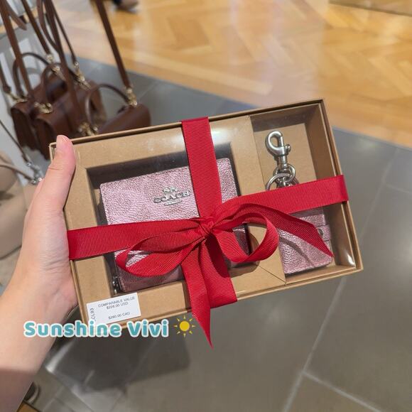 NWT Coach Boxed Snap Wallet and Picture Frame Bag Charm CCL93 pink Holiday Gift - Picture 1 of 8